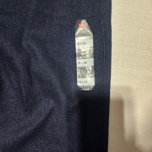 Levi's 724 high rise slim straight jeans size 29''x32'' women's - Picture 2 of 7